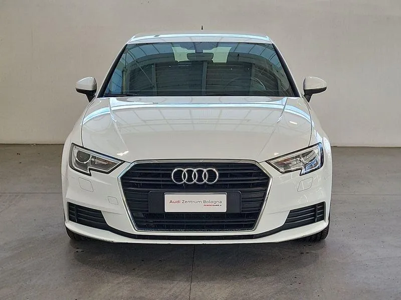 AUDI A3 SPB 30 TDI Business Image 2